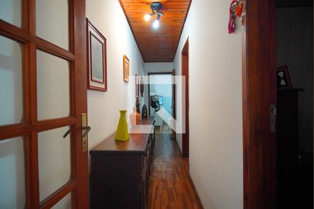 Corredor de casa à venda com 2 quartos, 100m² em Petrópolis, Porto Alegre