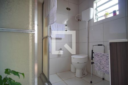 Banheiro de casa à venda com 2 quartos, 100m² em Petrópolis, Porto Alegre