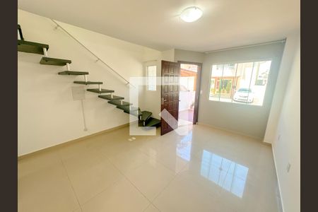 Sala de casa para alugar com 2 quartos, 73m² em Ingleses do Rio Vermelho, Florianópolis