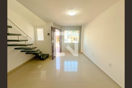 Sala de casa para alugar com 2 quartos, 73m² em Ingleses do Rio Vermelho, Florianópolis