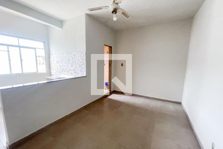 Sala de casa para alugar com 1 quarto, 50m² em Jardim Olavo Bilac, Duque de Caxias