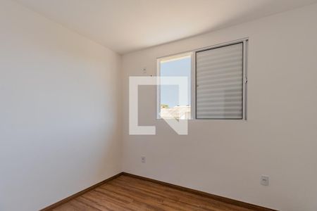 Quarto 2 de apartamento para alugar com 2 quartos, 47m² em Restinga, Porto Alegre