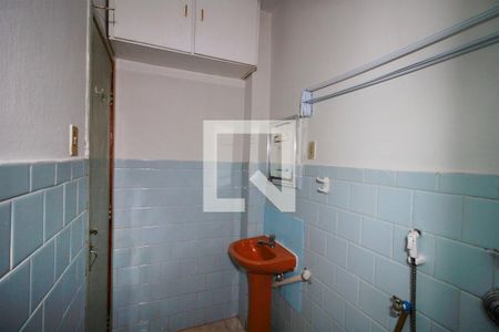 Banheiro de kitnet/studio para alugar com 1 quarto, 40m² em Barro Preto, Belo Horizonte