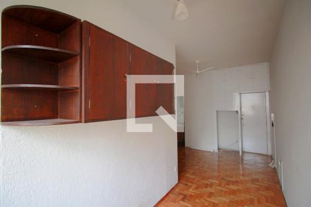 Sala de kitnet/studio para alugar com 1 quarto, 40m² em Barro Preto, Belo Horizonte