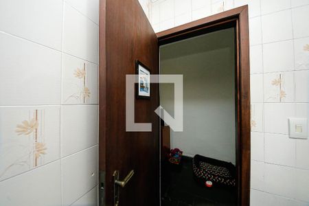 Lavabo de casa à venda com 3 quartos, 140m² em Vila Darli, São Paulo