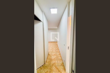 Corredor de apartamento para alugar com 2 quartos, 52m² em Utinga, Santo André