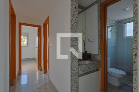 Corredor de apartamento para alugar com 3 quartos, 141m² em Serra, Belo Horizonte