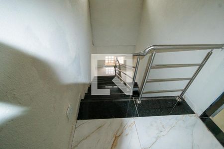 Escadas de apartamento para alugar com 2 quartos, 80m² em Condomínio Residencial E Comercial, Brasília