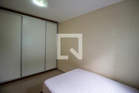 Quarto 1 de casa para alugar com 3 quartos, 220m² em Jardim das Oliveiras, São Paulo