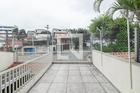 Casa à venda com 145m², 3 quartos e 2 vagas Casa à venda com 145m², 3 quartos e 2 vagasvaranda