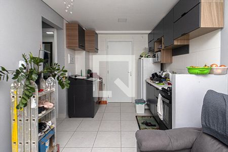 Apartamento para alugar com 32m², 2 quartos e sem vagasala, cozinha e área de serviço compartilhadas_3