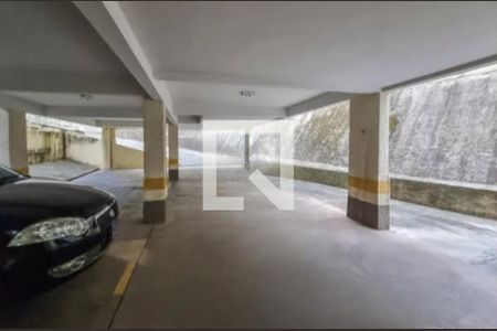 Apartamento à venda com 240m², 3 quartos e 1 vaga Apartamento à venda com 240m², 3 quartos e 1 vagaGaragem