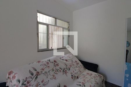 Sala de casa para alugar com 2 quartos, 90m² em Vila Valqueire, Rio de Janeiro