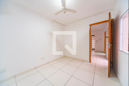 Quarto 2 de apartamento para alugar com 2 quartos, 35m² em Parque Novo Oratório, Santo André