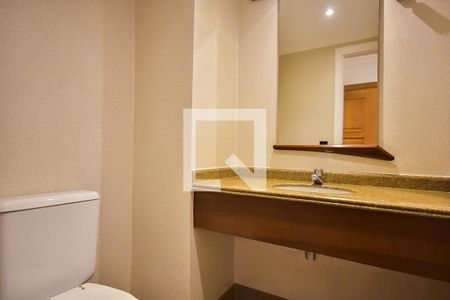 Lavabo de apartamento para alugar com 3 quartos, 215m² em Paraíso do Morumbi, São Paulo