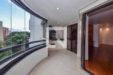 Varanda de apartamento para alugar com 3 quartos, 215m² em Paraíso do Morumbi, São Paulo