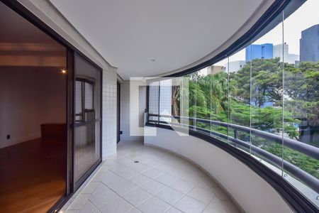 Varanda de apartamento para alugar com 3 quartos, 215m² em Paraíso do Morumbi, São Paulo