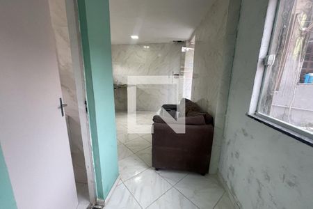 Corredor de casa para alugar com 1 quarto, 30m² em Jardim Primavera, Duque de Caxias