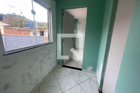 Corredor de casa para alugar com 1 quarto, 30m² em Jardim Primavera, Duque de Caxias