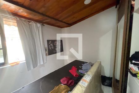 Quarto de casa para alugar com 1 quarto, 30m² em Jardim Primavera, Duque de Caxias