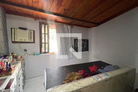 Quarto de casa para alugar com 1 quarto, 30m² em Jardim Primavera, Duque de Caxias