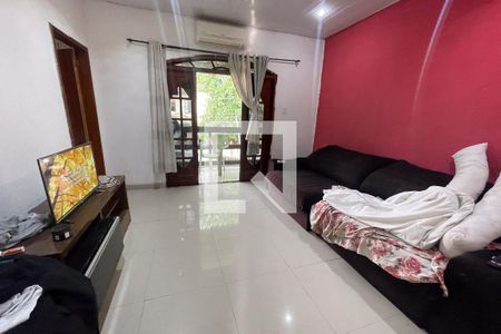 Sala de casa para alugar com 2 quartos, 65m² em Jardim Primavera, Duque de Caxias