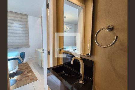 Lavabo de casa para alugar com 3 quartos, 338m² em Barra da Tijuca, Rio de Janeiro