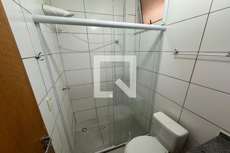 Banheiro de kitnet/studio para alugar com 1 quarto, 27m² em Vila Amelia, Ribeirão Preto