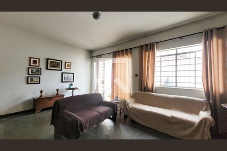 Sala de casa à venda com 3 quartos, 150m² em Cambuí, Campinas