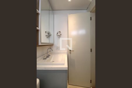 Banheiro da Suíte 1 de apartamento para alugar com 2 quartos, 120m² em Itaim Bibi, São Paulo