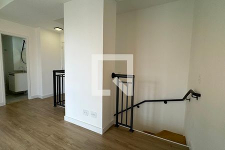 Sala de apartamento para alugar com 2 quartos, 69m² em Jardim Tupanci, Barueri