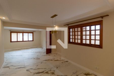 Sala de estar de casa à venda com 4 quartos, 300m² em Vila Campo Grande, São Paulo