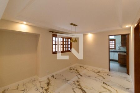 Sala de estar de casa à venda com 4 quartos, 300m² em Vila Campo Grande, São Paulo