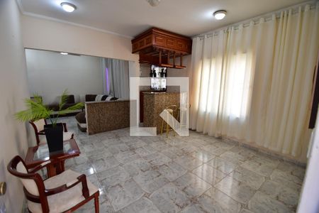 Sala de casa para alugar com 3 quartos, 263m² em Jardim Chapadão, Campinas