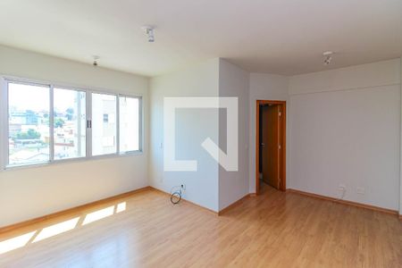 Sala  de apartamento para alugar com 3 quartos, 75m² em Ipiranga, Belo Horizonte