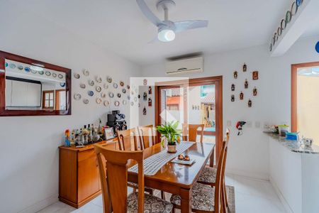 Sala e Cozinha de casa à venda com 3 quartos, 180m² em Hípica, Porto Alegre