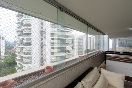 Varanda de apartamento para alugar com 3 quartos, 200m² em Barra da Tijuca, Rio de Janeiro