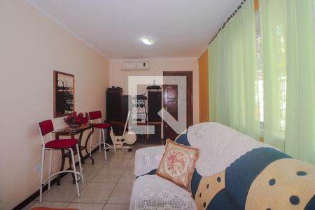 Sala de casa à venda com 3 quartos, 150m² em Sarandi, Porto Alegre