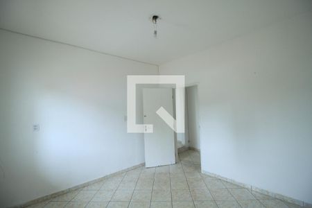 Quarto 1 de casa para alugar com 3 quartos, 100m² em Vila Invernada, São Paulo