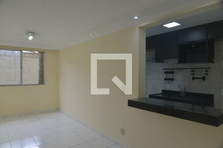 Sala de apartamento para alugar com 3 quartos, 68m² em Parque São Vicente, Santo André