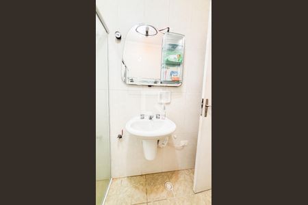 Casa à venda com 159m², 3 quartos e 2 vagas Casa à venda com 159m², 3 quartos e 2 vagasBanheiro