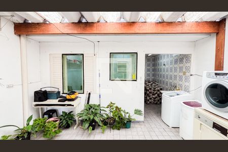 Casa à venda com 159m², 3 quartos e 2 vagas Casa à venda com 159m², 3 quartos e 2 vagasQuintal