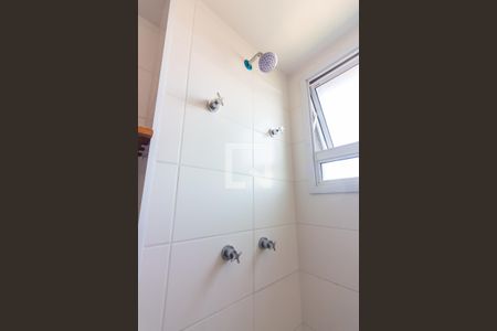 Banheiro de apartamento para alugar com 2 quartos, 49m² em Jaguaribe, Osasco