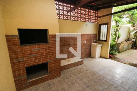 Casa de condomínio à venda com 85m², 3 quartos e 2 vagas Casa de condomínio à venda com 85m², 3 quartos e 2 vagasÁrea de Serviço