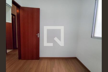 Quarto de apartamento para alugar com 3 quartos, 75m² em Buritis, Belo Horizonte