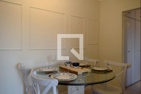 Sala de jantar de apartamento à venda com 2 quartos, 68m² em Vila Madalena, São Paulo