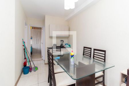 Sala de apartamento à venda com 2 quartos, 48m² em Vila Carmosina, São Paulo