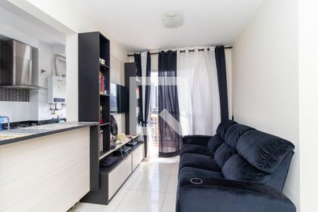 Sala de apartamento à venda com 2 quartos, 48m² em Vila Carmosina, São Paulo