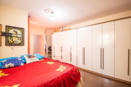 Casa à venda com 350m², 4 quartos e 5 vagas Casa à venda com 350m², 4 quartos e 5 vagasQuarto 2