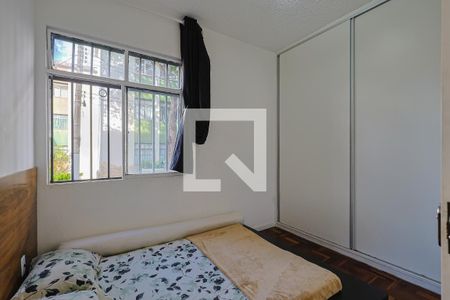 Quarto 1 de apartamento para alugar com 2 quartos, 50m² em Horto Florestal, Belo Horizonte